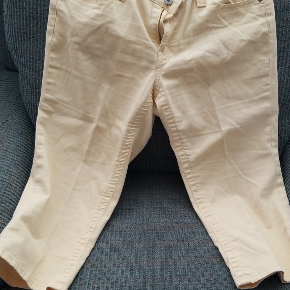 Capris - Picture 2 of 2